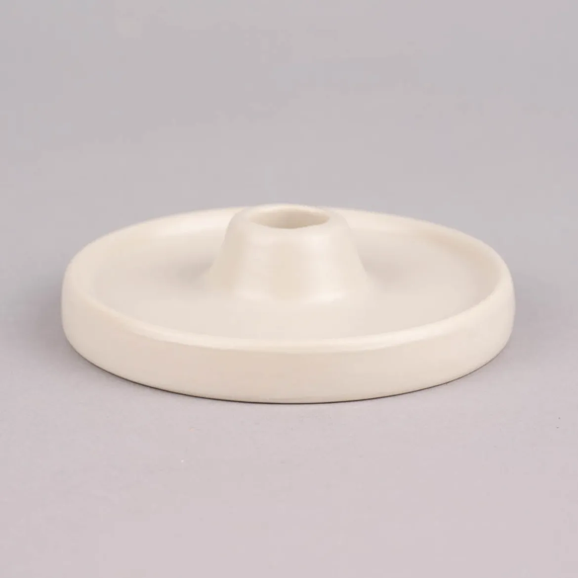 Rico Design Kerzenhalter für Stabkerzen mit breitem Rand Porzellan matt creme 3x11cm
