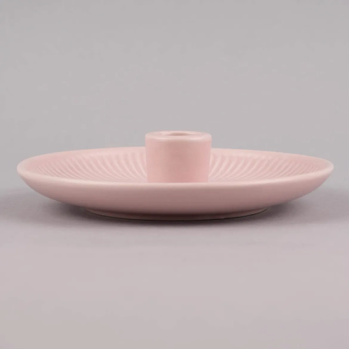 Rico Design Kerzenhalter für Stabkerzen Schale mit Rillen Porzellan matt rosa 3,5x15,5cm