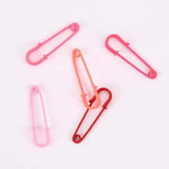 Rico Design Kiltnadel 3,8cm 5 Stück verschiedene Farben