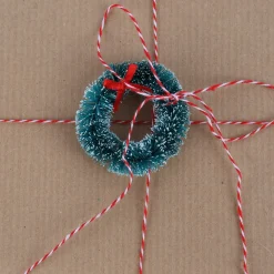 Rico Design Mini Weihnachtskränze 6 Stück grün rot 4cm