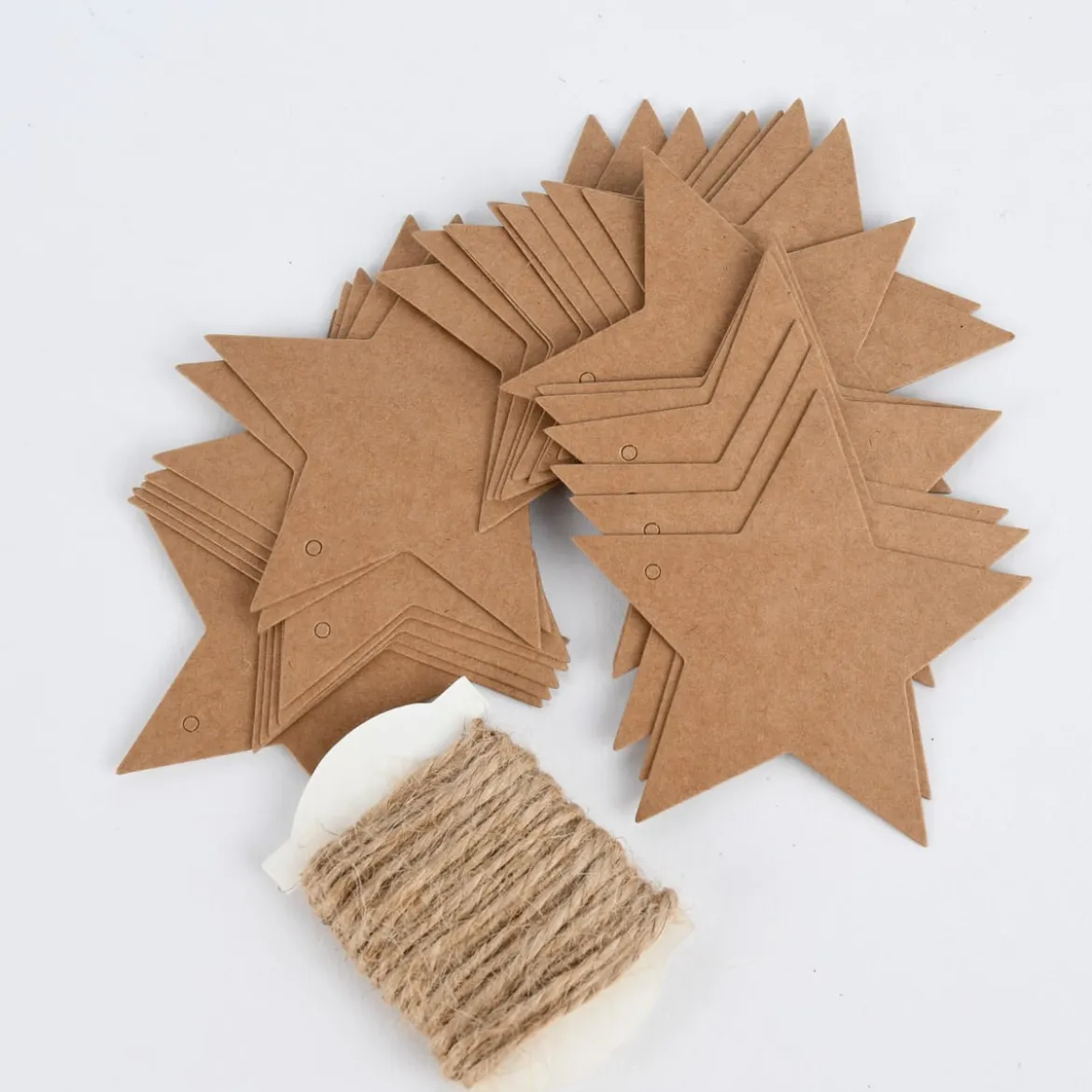 Rico Design Papieranhänger Sterne Kraftpapier 24 Stück 7x6,5cm