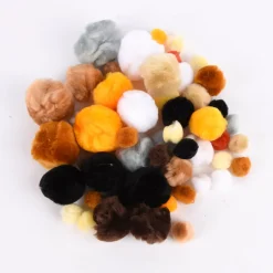 Rico Design Pompon Set 50 Stück verschiedene Farbtöne und Größen