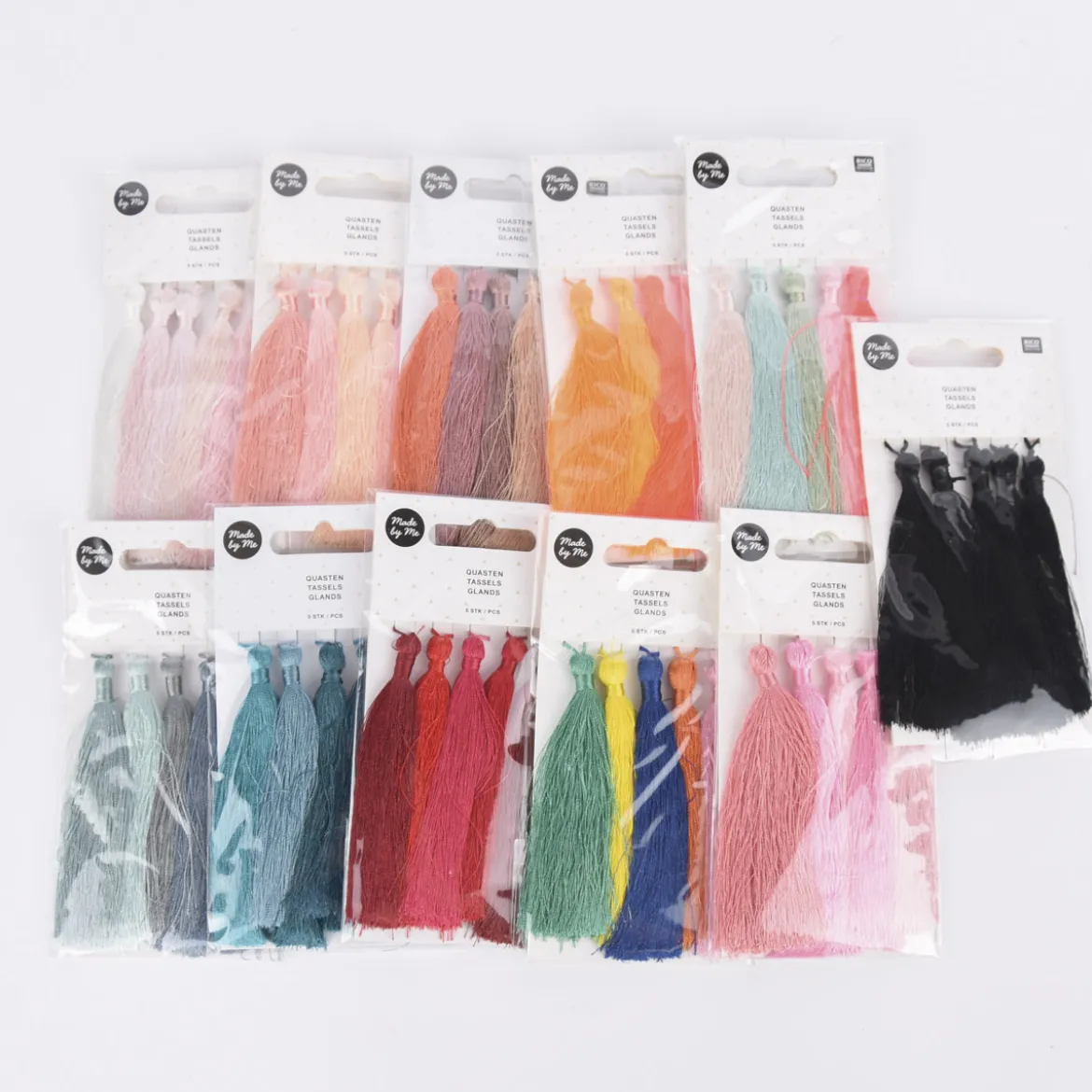 Rico Design Quasten fein 5 Stück 9cm verschiedene Farben