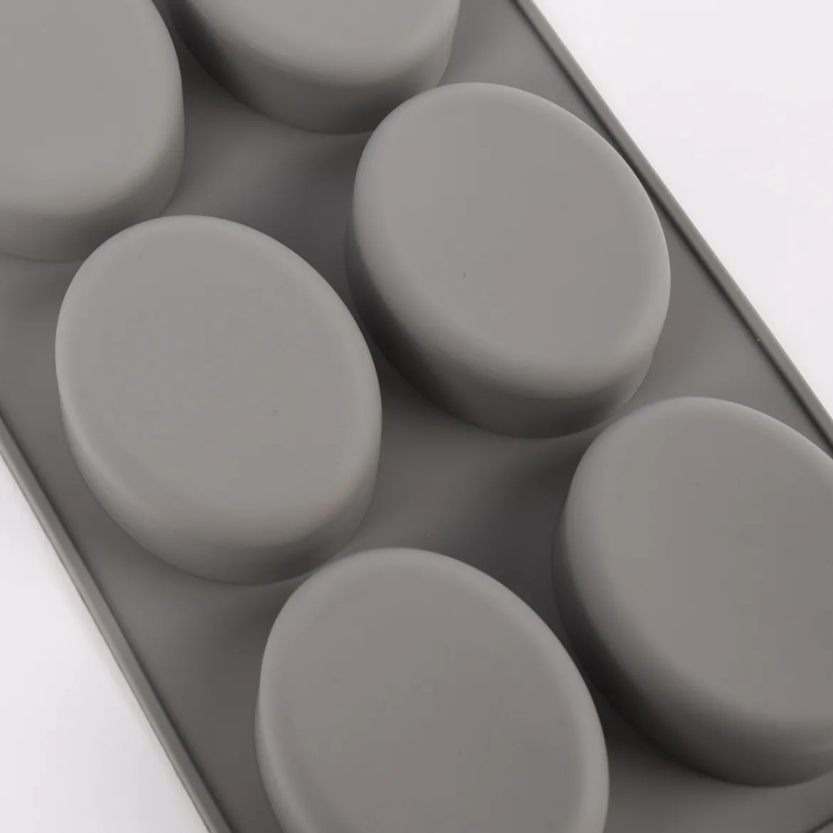 Rico Design Seifengießform oval für 6 Stück 7,5x6x2,5cm