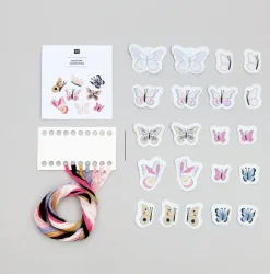 Rico Design Stick & Stitch Schmetterlinge 21 Stk Stickvlies und Stickgarne