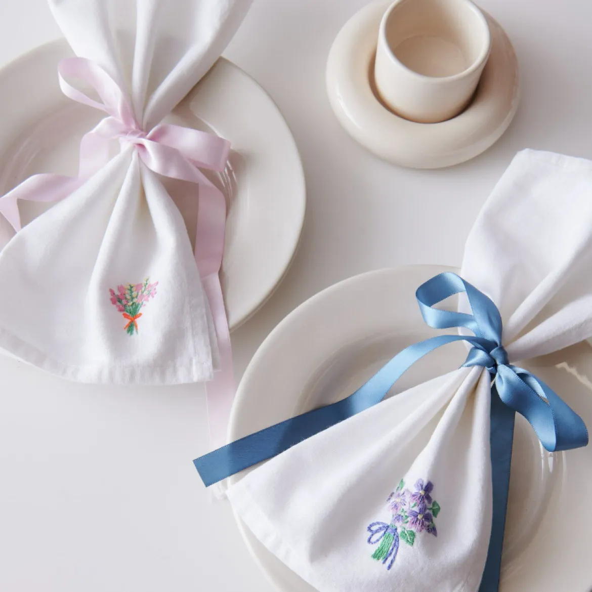 Rico Design Stick & Stitch 7 x Blumenstrauß Stickvlies und Stickgarne