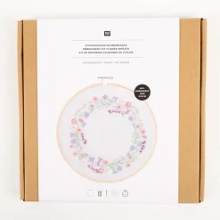 Rico Design Stickpackung vorgezeichnet Blumenkranz Set mit Stickring 20cm
