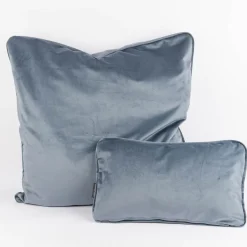 Samtkissen LeVelvet mit Kederumrandung und Federfüllung sky blau verschiedene Größen von SCHÖNER LEBEN.