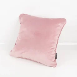 Samtkissen LeVelvet mit Kederumrandung und Federfüllung rosa 50x50cm von SCHÖNER LEBEN.