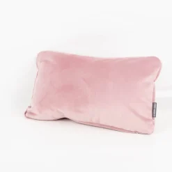 Samtkissen LeVelvet mit Kederumrandung und Federfüllung rosa 30x50cm von SCHÖNER LEBEN.