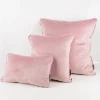 Samtkissen LeVelvet mit Kederumrandung und Federfüllung rosa 70x70cm von SCHÖNER LEBEN.