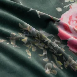 Samtstoff Polsterstoff Deko Velvet Deluxe Roses Delicate Painting Rosen grün rosa 1,40m