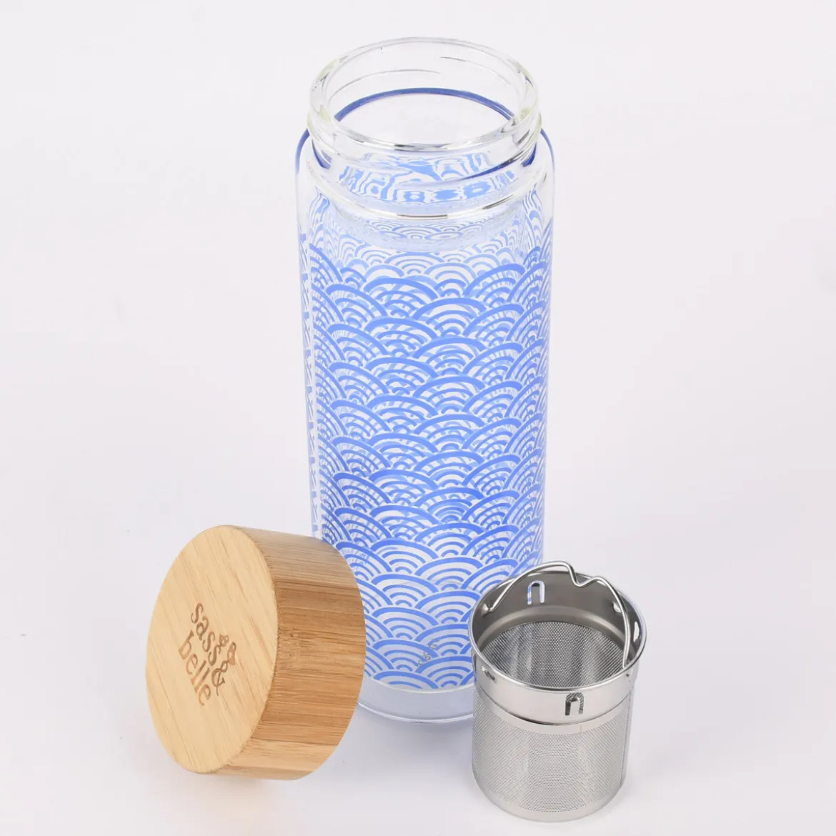 Sass & Belle Trinkflasche aus Glas mit Infuser Wellenmuster klar blau 400ml
