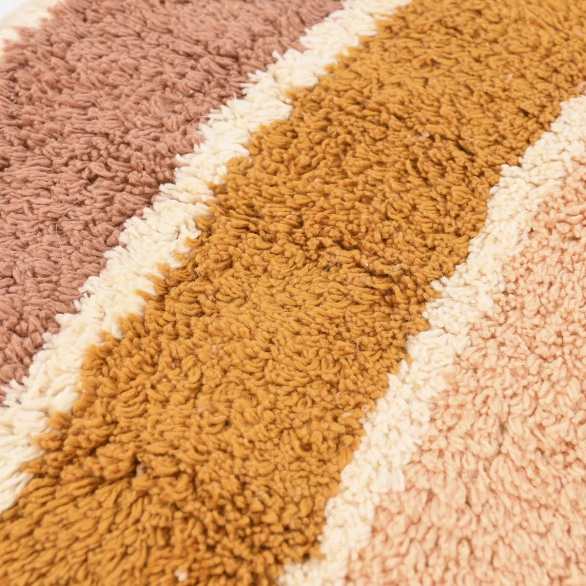 Sass & Belle Vorleger Regenbogen mit Quasten creme rosa 64x50cm