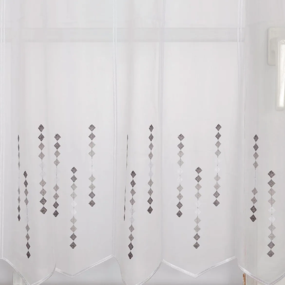 Scheibengardinen Meterware Effektvoile Stickerei Raute weiß grau 45cm hoch