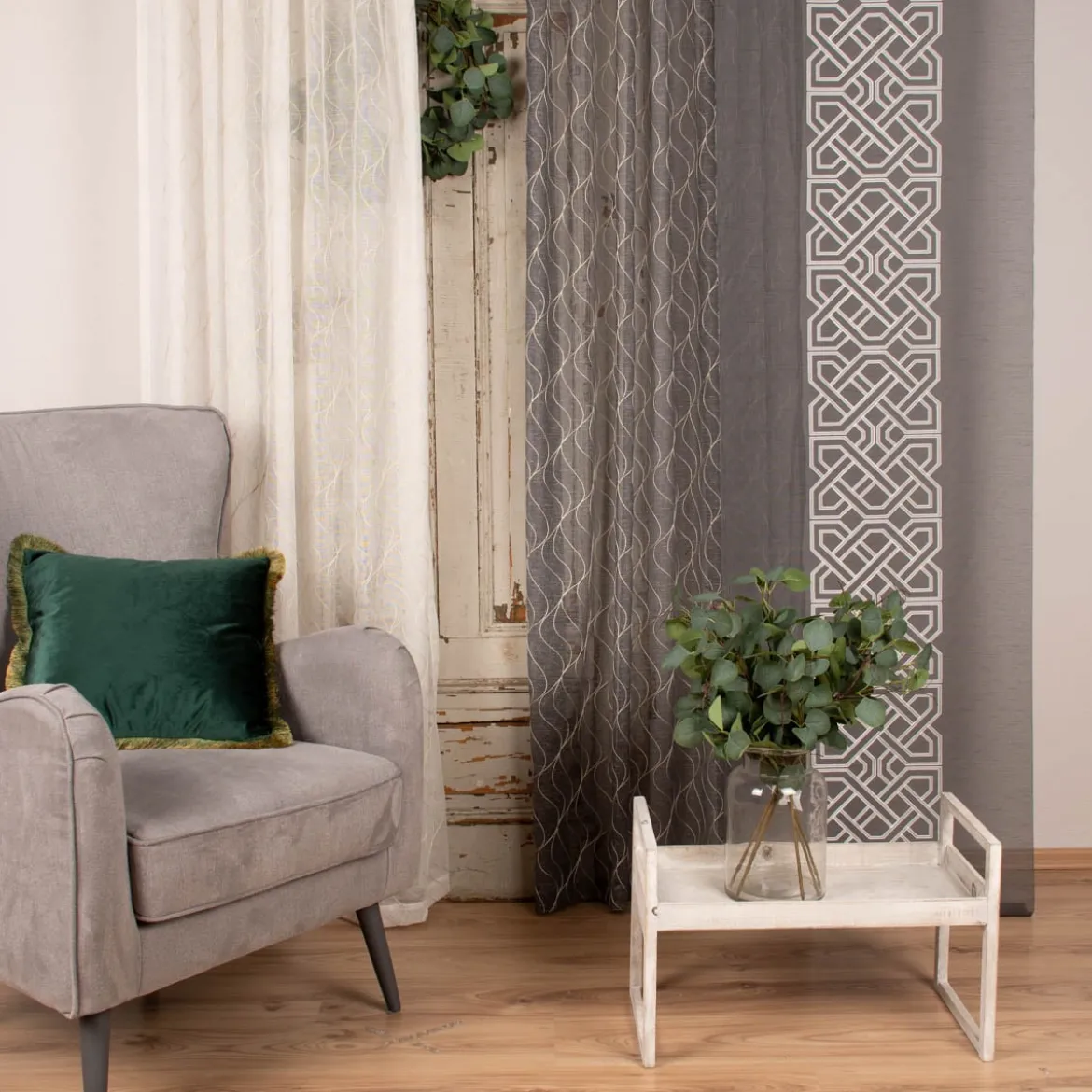 Schiebevorhang Batistoptik bestickt Ornament anthrazit grau weiß 245x60cm