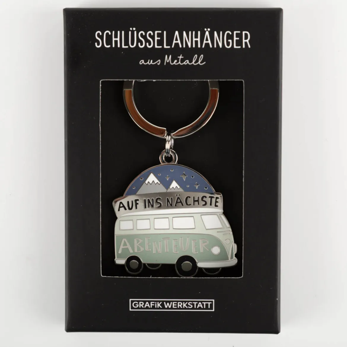 Schlüsselanhänger Auf ins nächste Abenteuer Camper 85x40mm von Grafik Werkstatt