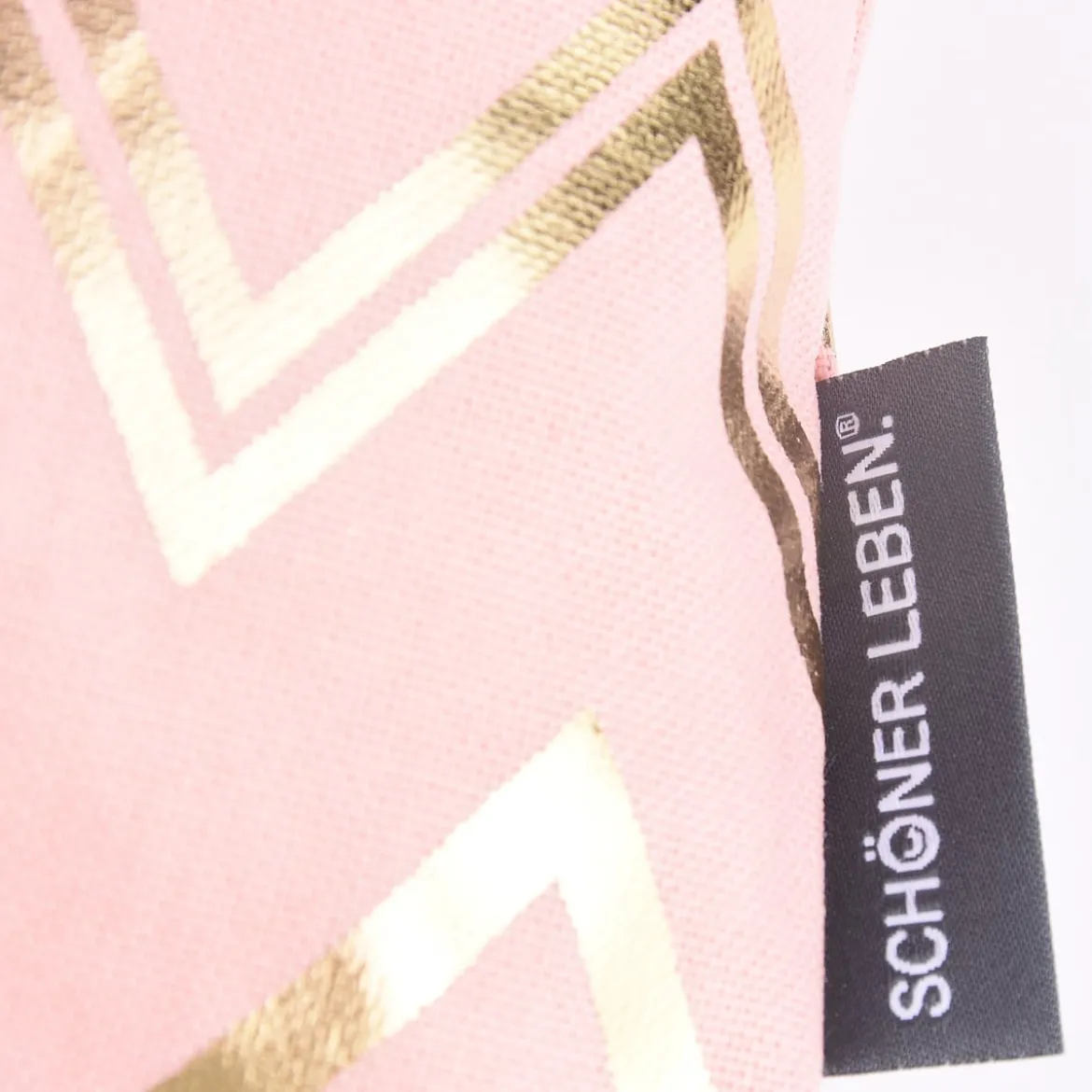 SCHÖNER LEBEN. Kissenhülle Chevron Zacken rosa goldfarbig metallic 50x50cm