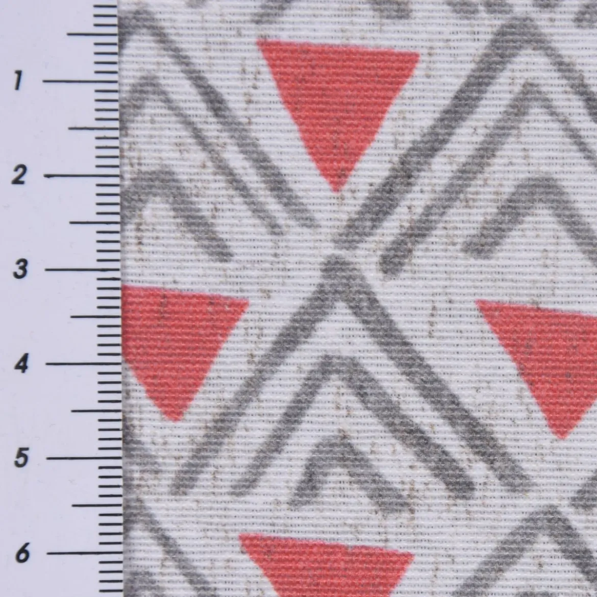 SCHÖNER LEBEN. Kissenhülle Dreiecke Retro weiß grau rot verschiedene Größen