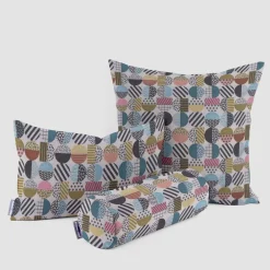 SCHÖNER LEBEN. Kissenhülle geometrisch Kreise weiß schwarz bunt verschiedene Größen