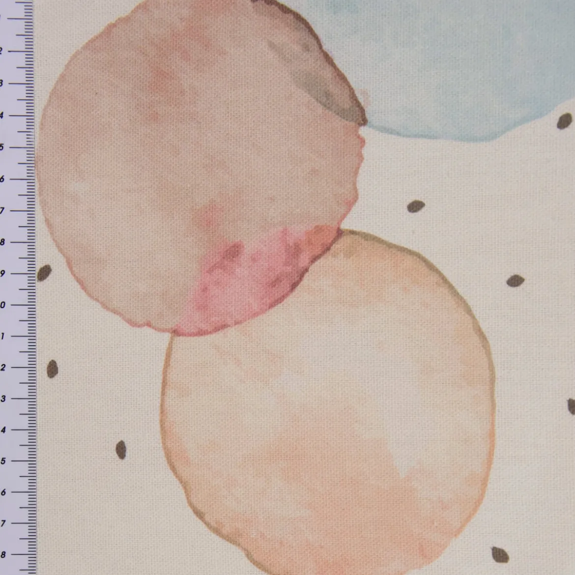 SCHÖNER LEBEN. Kissenhülle wollweiß mit Kreisen Aquarell-Tupfen pastell verschiedene Größen