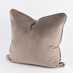 SCHÖNER LEBEN. Samtkissen mit Kederumrandung und Federfüllung taupe 70x70cm