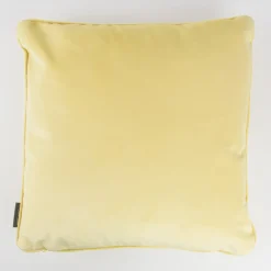 SCHÖNER LEBEN. Samtkissen mit Kederumrandung und Federfüllung gelb 50x50cm
