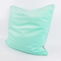 SCHÖNER LEBEN. Samtkissen mit Kederumrandung und Federfüllung mint 70x70cm