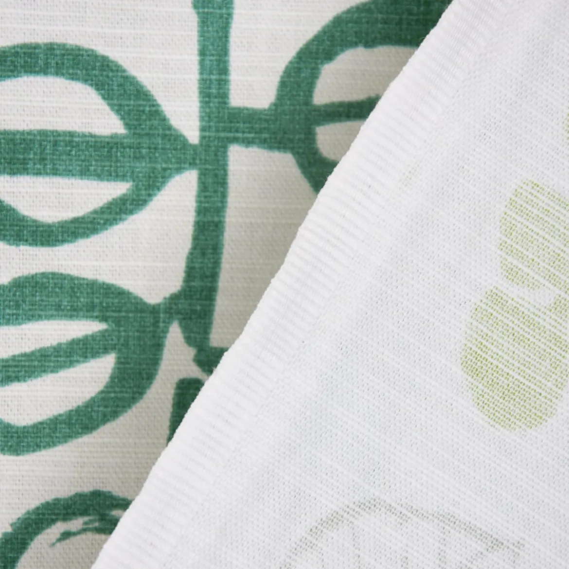 SCHÖNER LEBEN. Tischdecke creme mit Blätter in grün Tönen eckig in verschiedenen Größen