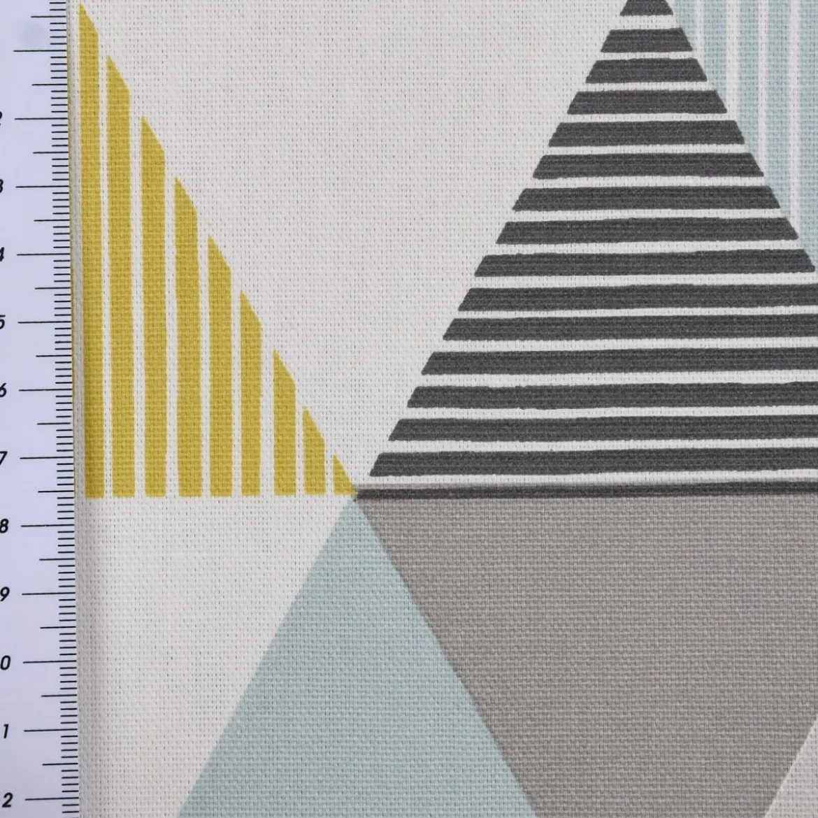 SCHÖNER LEBEN. Tischdecke STUDIO G Brio Dreiecke Mineral mint grün grau verschiedene Größen