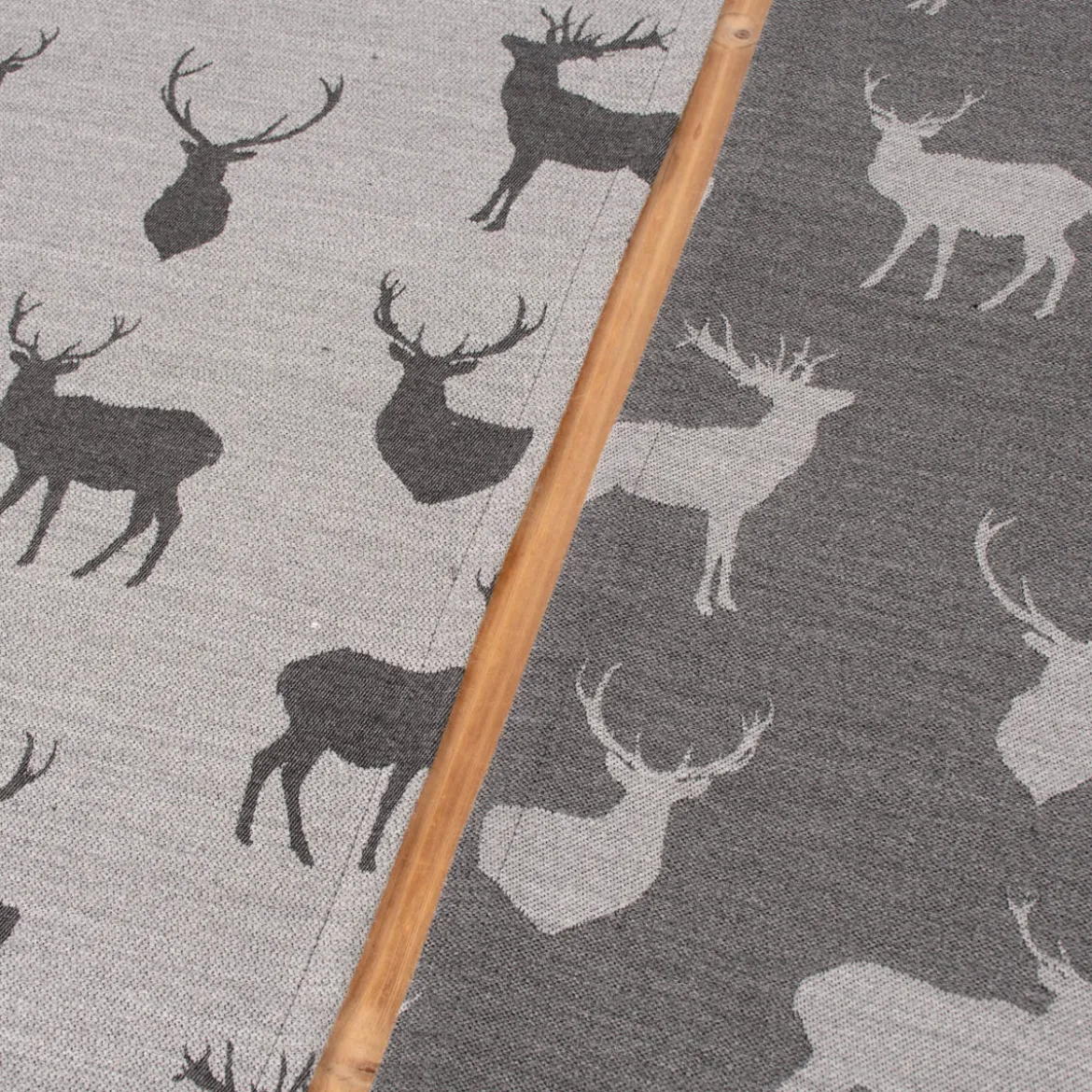 SCHÖNER LEBEN. Tischläufer Jacquard Cosy mit Hirschen dunkelgrau grau 40x160cm