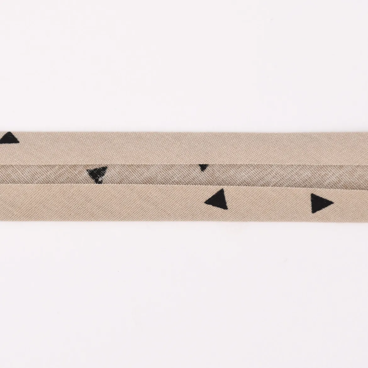 Schrägband Einfassband Baumwolle bedruckt Dreiecke taupe schwarz Breite: 2cm