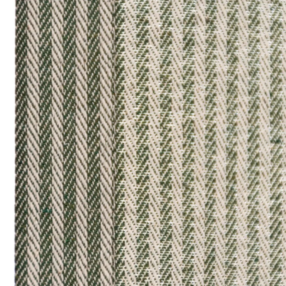 Ösengardine aus Dobbystoff schmale Streifen grün beige mit Ösen schwarz 130x245cm oder Wunschlänge von SCHÖNER LEBEN.