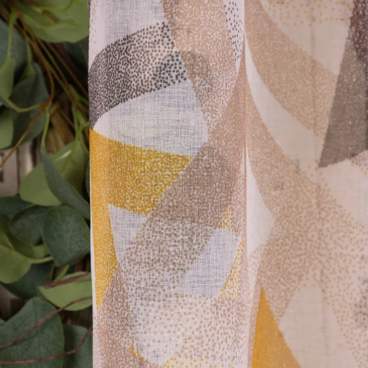 Ösengardine Geometrie Retro Dreiecke weiß braun senfgelb 135x260cm