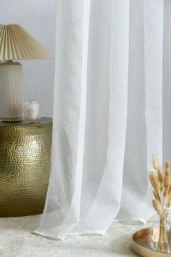Ösenvorhang Voile weiß mit goldfarbigen Dreiecken 135x260 cm – transparenter Vorhang