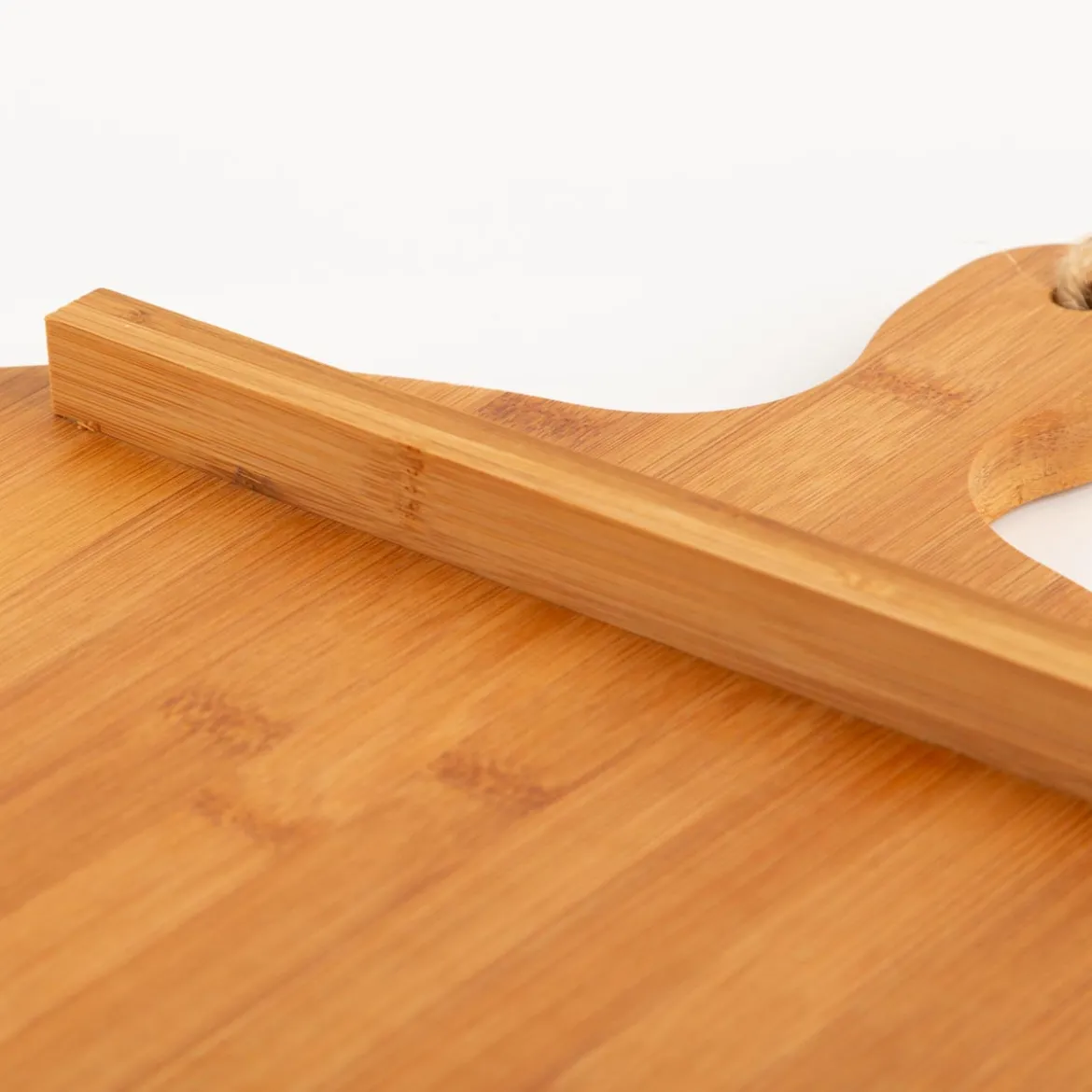Servierbrett groß rund mit Griff Holz Bambus natur 42x3,5cm