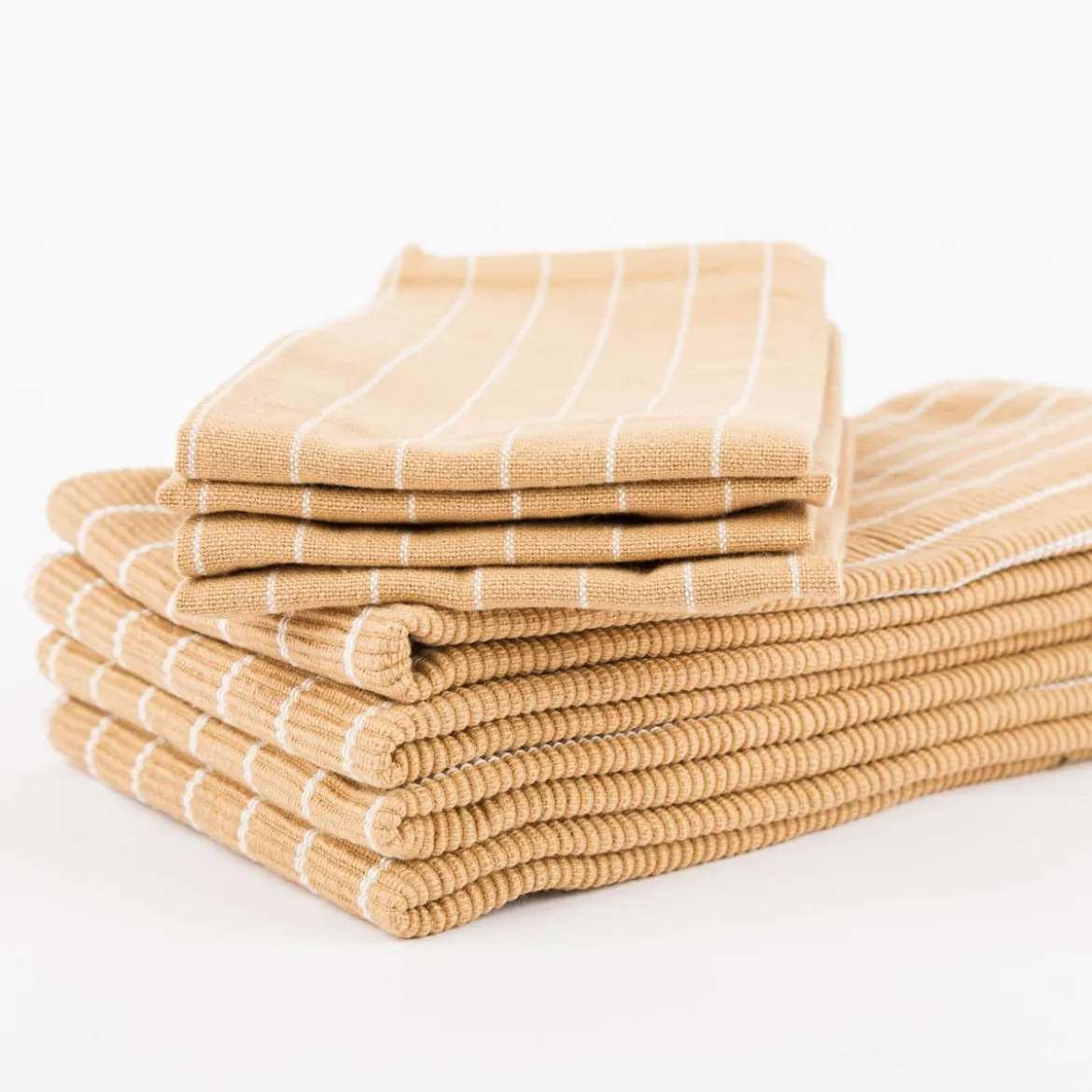 Set aus 4 Platzsets und 4 Servietten gestreift sandgelb weiß 50x35cm und 40x40cm von Linen & More