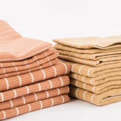 Set aus 4 Platzsets und 4 Servietten gestreift sandgelb weiß 50x35cm und 40x40cm von Linen & More