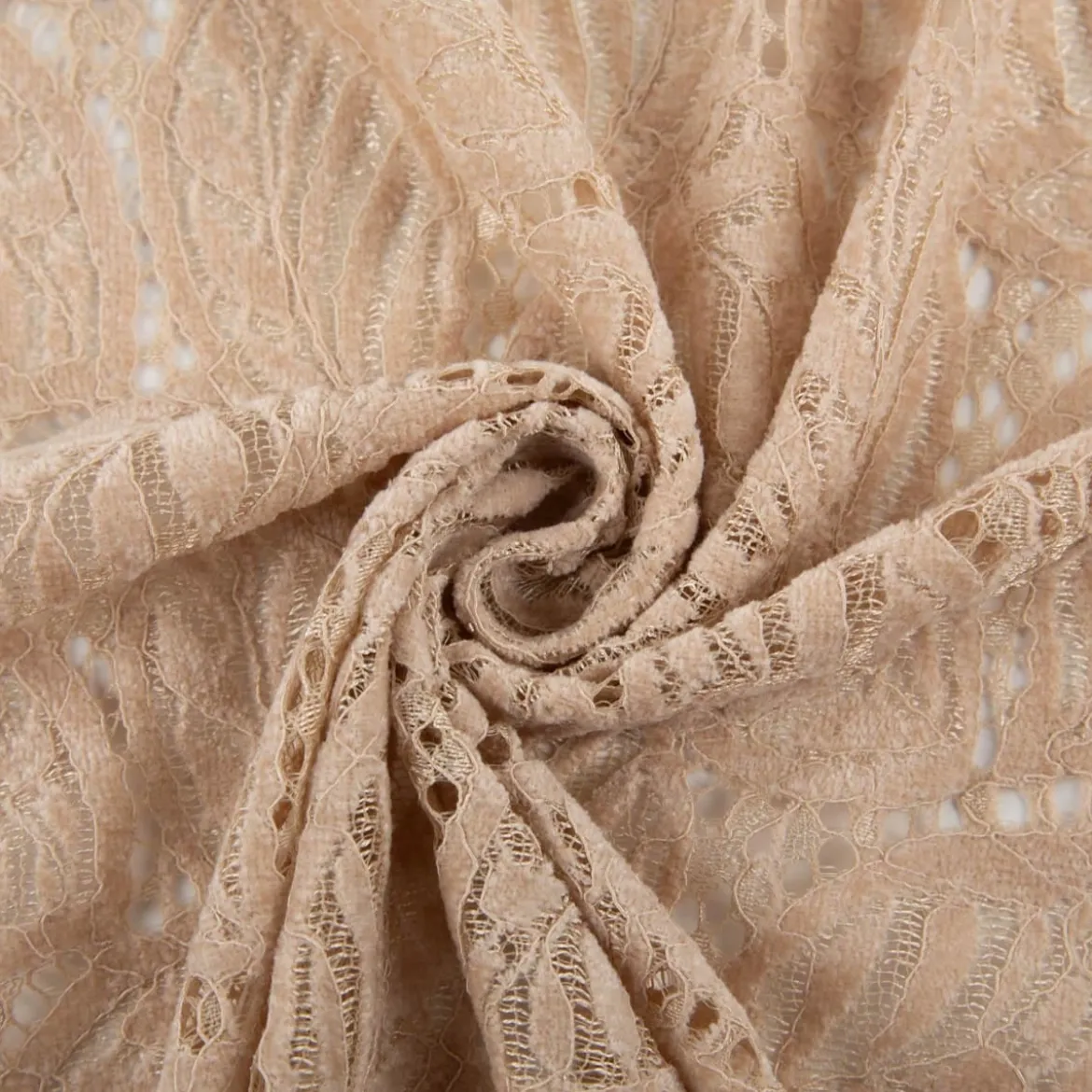 Spitze mit Chenille Blätterdessin Meterware beige 150cm breit