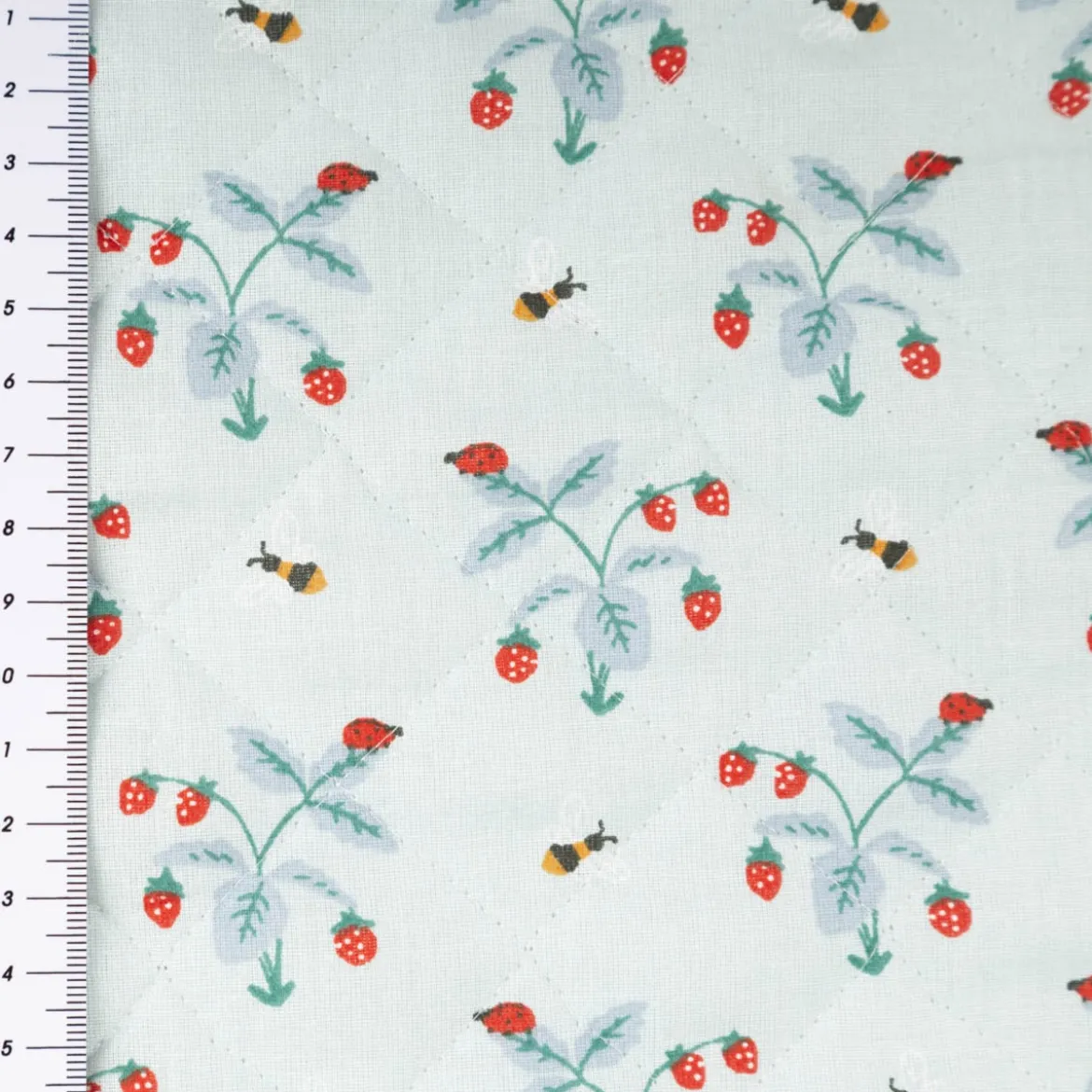 Steppstoff Baumwolle Wendestoff Erdbeeren Bienen hellblau 1,38m Breite