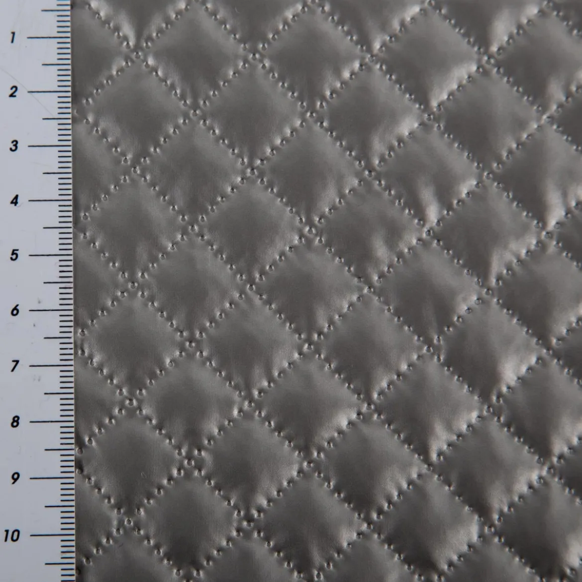 Steppstoff Metallic Silber Rautensteppung 140cm Breite