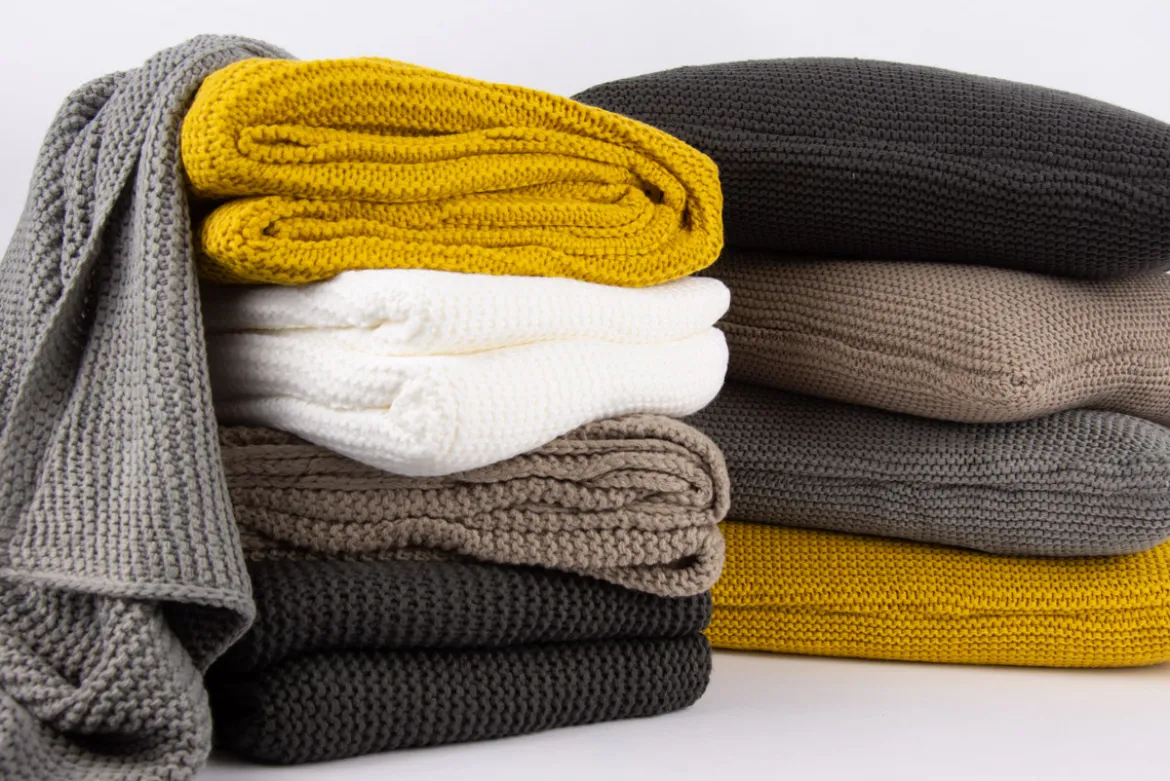 Strickplaid Wolle einfarbig currygelb 130x170cm