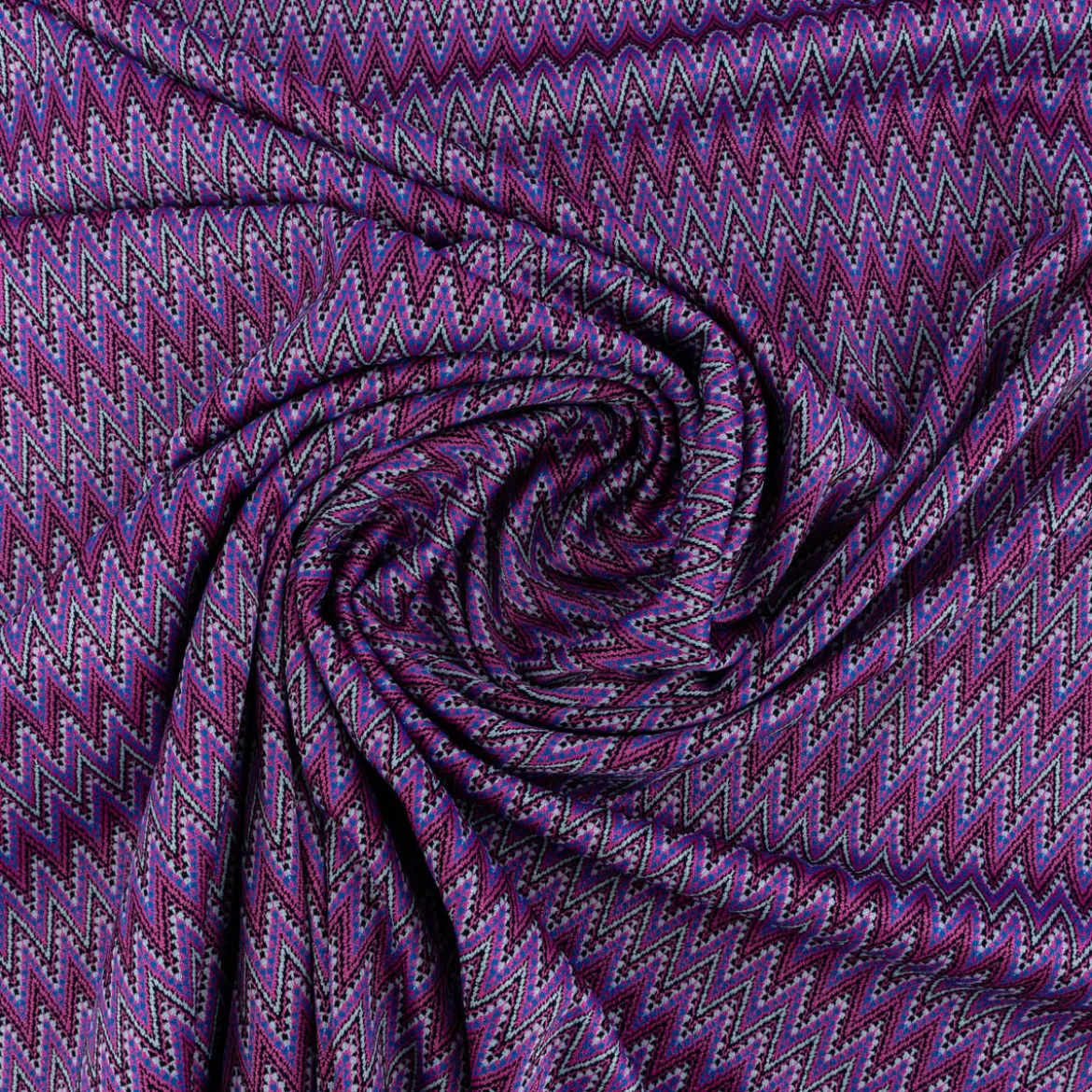 Strickstoff Jacquard Chevron ZickZack fein violett rosa 1,48m Breite