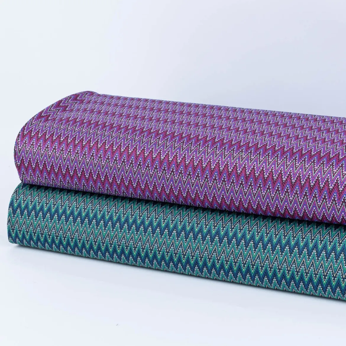 Strickstoff Jacquard Chevron ZickZack fein grün blau 1,48m Breite