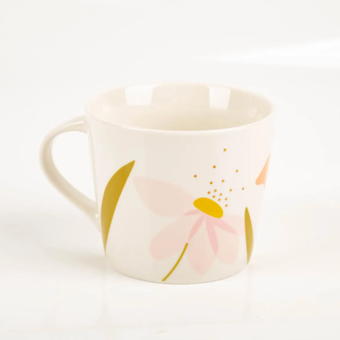 Tasse mit Goldveredelung Einatmen Ausatmen Genießen 420ml von Grafik Werkstatt