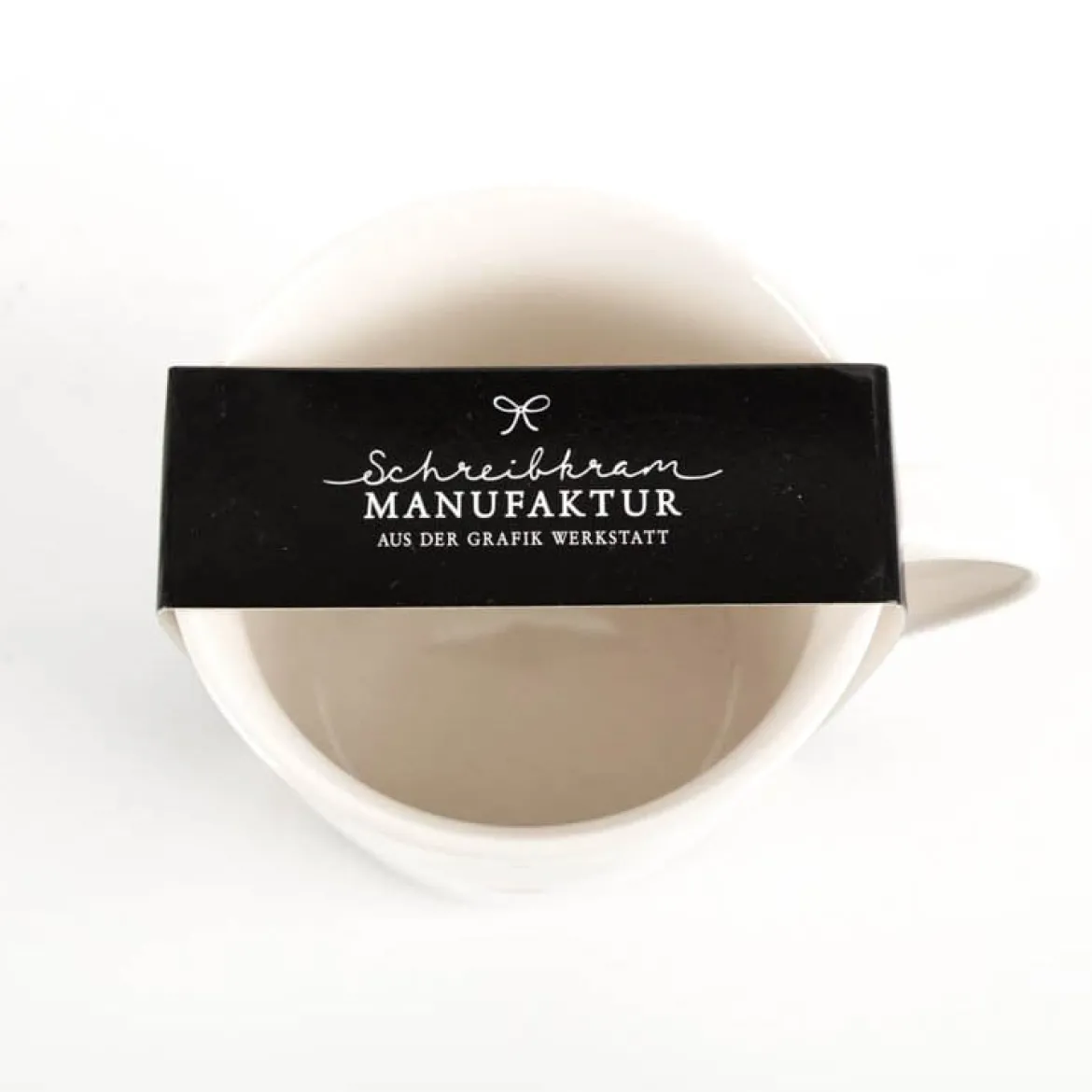 Tasse mit Goldveredelung Herz Pünktchen 420ml von Grafik Werkstatt