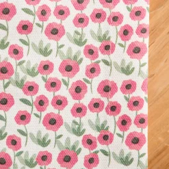 Tischdecke aus Baumwolle mit Mini Blumen in Weiß und Pink in versch. Größen von SCHÖNER LEBEN.