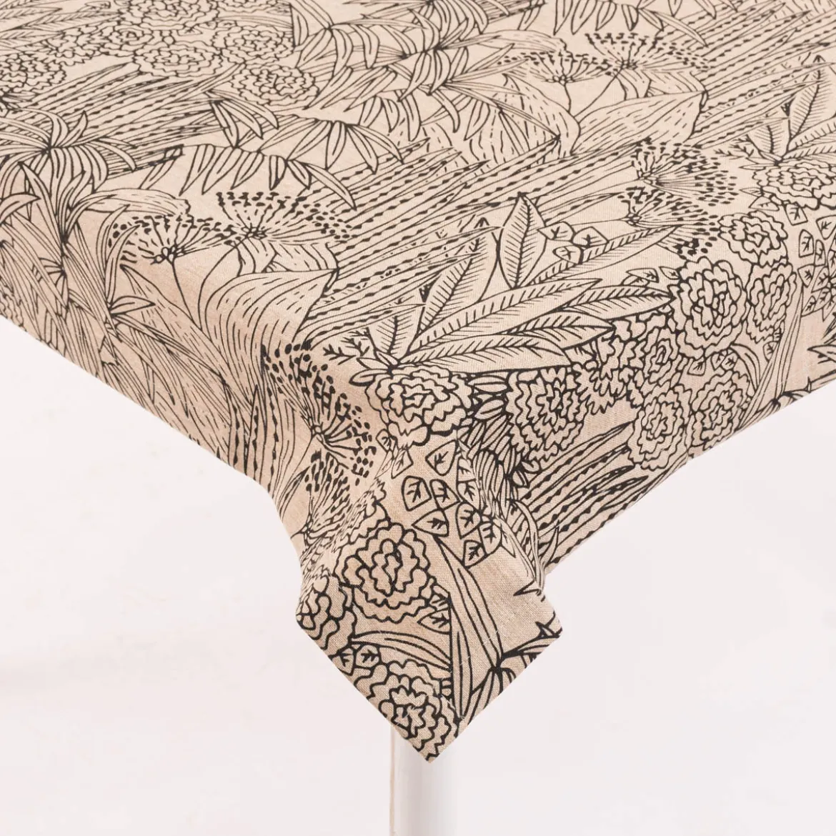 Tischdecke Orphee Botanics Leinenlook natur schwarz in versch. Größen von SCHÖNER LEBEN.