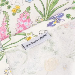 Tischdecke Rabbit Spring Fever Hasen Blumen weiß bunt in versch. Größen von SCHÖNER LEBEN.