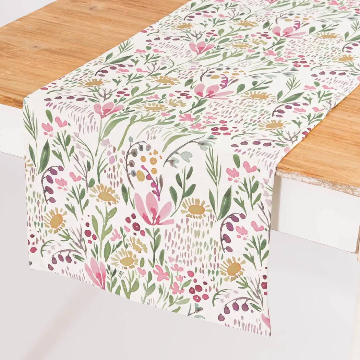 Tischläufer Aquarell Blumen weiß rosa grün 40x160cm von SCHÖNER LEBEN.